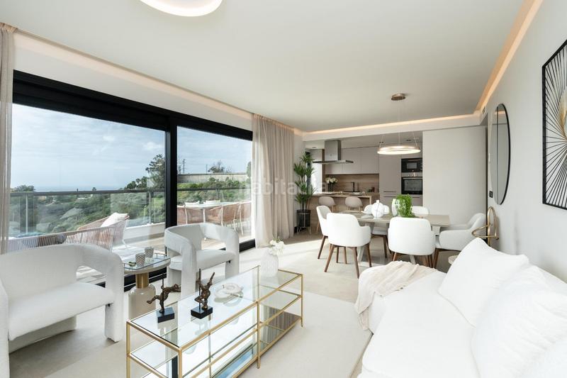Foto b88ac2cc-1c60-4528-bb1f-dc0082362978. Ático espectacular apartamento ático dúplex una zona muy selecta con vistas panorámicas a un lago natural en Marbella