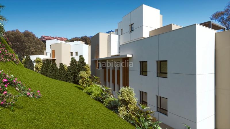Foto ccedc8ab-fb74-48c6-916d-d34ce7576e65. Ático espectacular apartamento ático dúplex una zona muy selecta con vistas panorámicas a un lago natural en Marbella
