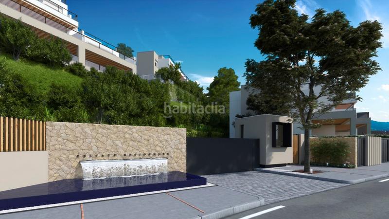 Foto d8f89444-fdff-4e5a-b4e3-8abbe74b67e2. Ático espectacular apartamento ático dúplex una zona muy selecta con vistas panorámicas a un lago natural en Marbella