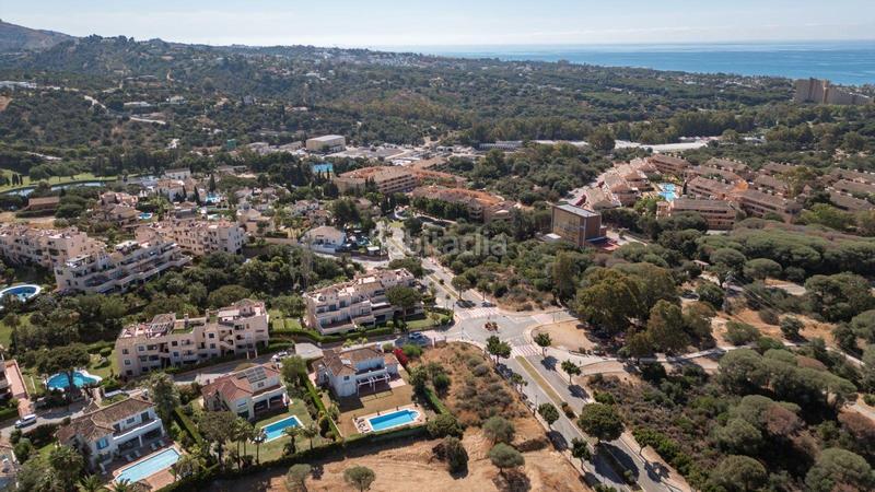 Foto 11d4f7be-2509-4d35-a7cf-ea090f56d7e2. Chalet preciosa villa moderna con vistas al mar en la prestigiosa zona de santa maría golf cerca de todo en Marbella