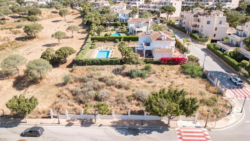 Foto 3a8715bc-8ff5-4fef-8e13-a8b8e218d4de. Chalet preciosa villa moderna con vistas al mar en la prestigiosa zona de santa maría golf cerca de todo en Marbella