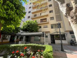 Appartement à Plaza juan de la rosa 1. Amplio y luminoso piso de 4 dormitorios y 2 cuartos de baño en e