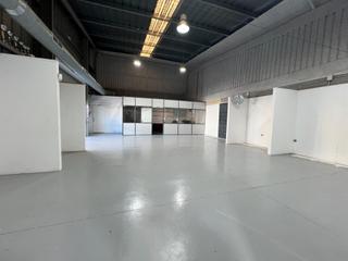 Location Bâtiment à usage industriel à Alonso cano 23. Espectacular nave industrial de esquina perfecta para tu negocio
