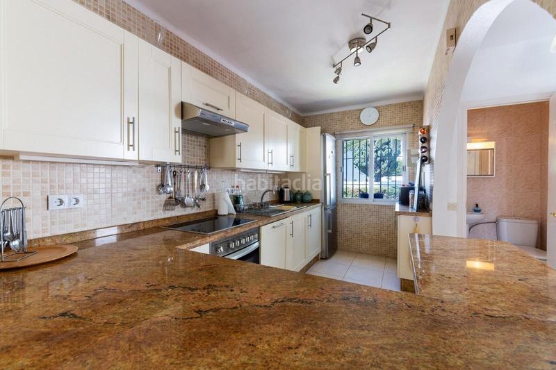 Foto c7d5ab85-1bb9-4af1-97bd-ed06254159f0. Apartamento en azaleas 1 gran oportunidad en la mejor ubicación de todo nueva andalucía en una magnifica urbanización con seguridad las 24 horas. en Marbella