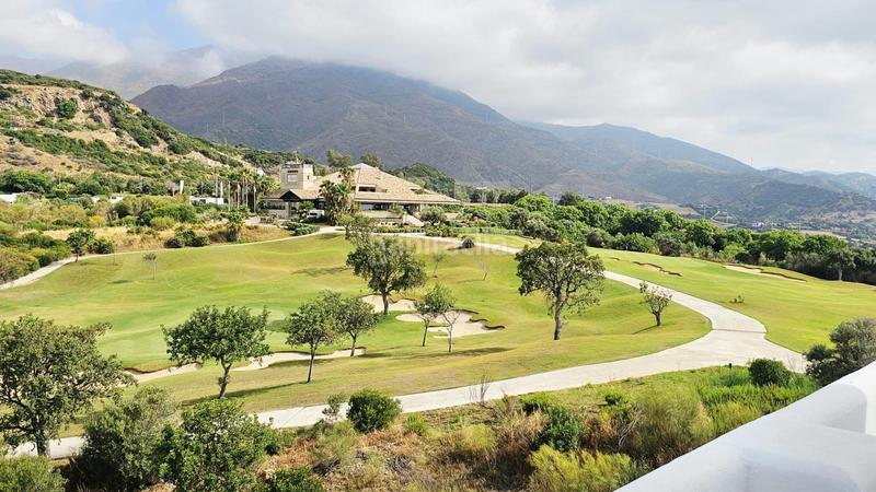 Foto 9100dda7-ef2f-4d31-81a6-89dc4fe5e279. Àtic amb aparcament piscina a Valle Romano Golf Estepona