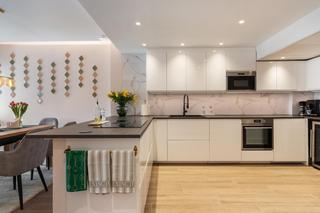 Location Rez-de-chaussée  Aries-nva andalucia h 1. Maravilloso apartamento de esquina en planta jardín de 3 habitac