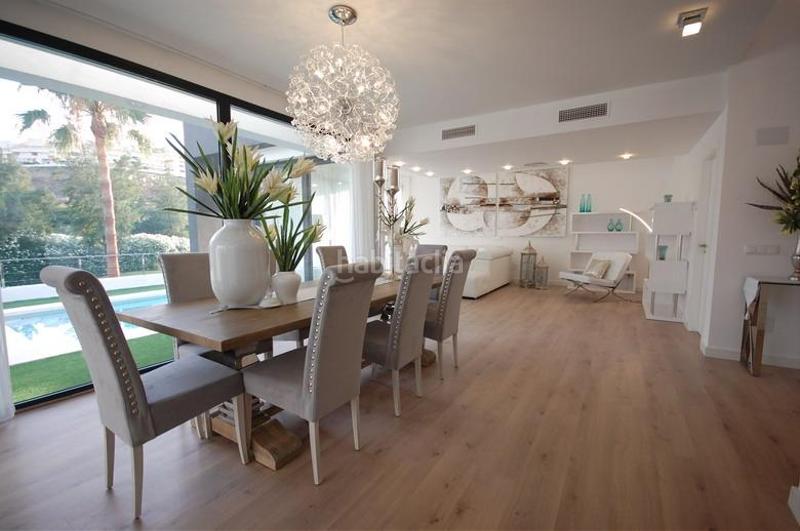Foto f6a5397a-aa8e-4c3a-adc9-efa03eb28787. Chalet in urbanizacion urbanización valle romano 4 in Estepona