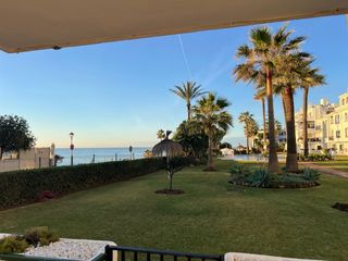 Miete Erdgeschoss in Cadiz de torrenueva 2. Precioso apartamento en primera línea de playa con vistas latera
