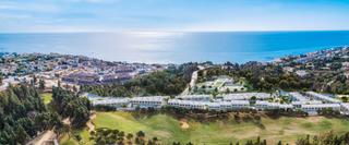 Reihenhaus in El Faro de Calaburra - Chaparral. Te proponemos esta espectacular vivienda con grandes terrazas es