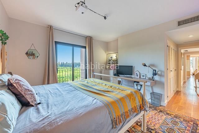 Foto d87ca4fe-0a75-4d76-a1b0-bddb44b37289. Àtic amb piscina a Nueva Atalaya Estepona