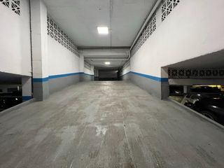 Parking coche en Avenida carlos mackintosh 191. Amplia plaza de garaje privada en venta en pleno corazón de marb