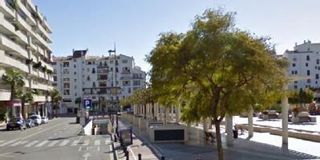 Car parking  Avenida de arias maldonado. Vendemos una amplia plaza de garaje para un coche grande en plen