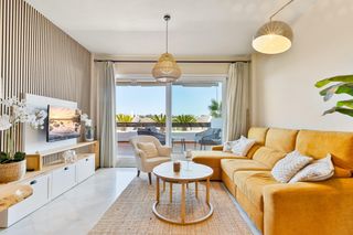 Apartment in Calle valle del golf-nva aloha 21. Precioso apartamento reformado, muy luminoso e idealmente ubicad