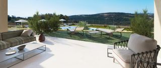 Ground floor  Calle estepona golf. Espectacular moderno apartamento de 2 dormitorios y 2 baños con