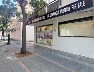 Local Comercial a Plaza Hermanos Salom