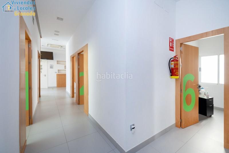 Foto 1cb02ca9-593b-48ee-a3b6-f2dd3e2cf882. Local comercial a Cervantes Granada