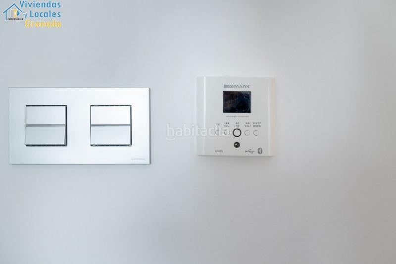 Foto 8240c366-7bd8-44c7-85f2-1f9765c175c3. Local comercial a Cervantes Granada