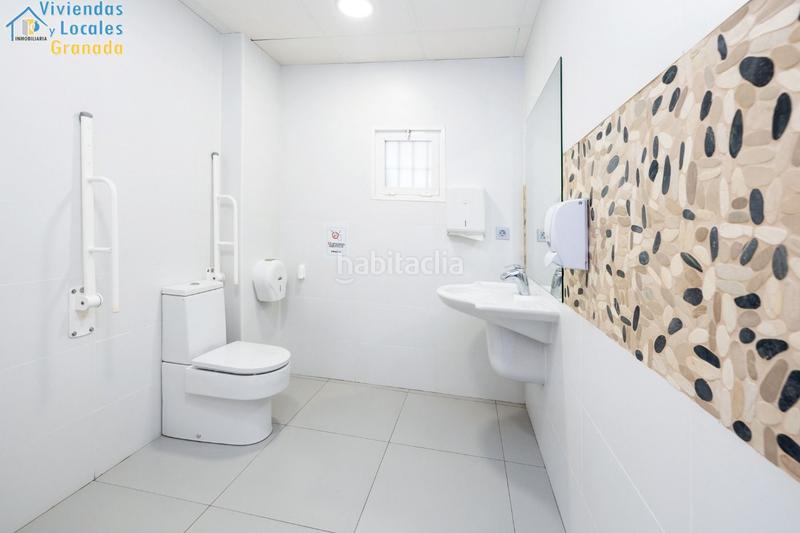 Foto a72de149-b879-4fec-ac70-570488ccad33. Local comercial a Cervantes Granada