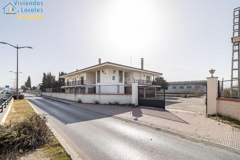 Foto 4333df2d-132f-48c4-81c8-8892ab1b826f. Masía casa con terreno y nave en Santa Fe