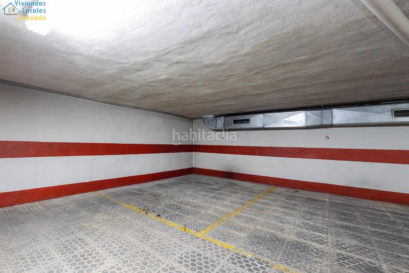 Foto 631d7626-224b-48ee-989c-7fa788ad7b12. Parking coche gran plaza de garaje en avenida de constitución en Granada