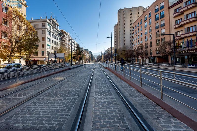 Foto 83ffd259-c3df-440a-a5f6-55a1a22bf3d3. Parking coche gran plaza de garaje en avenida de constitución en Granada