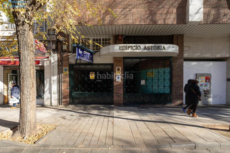 Foto 87ea8632-c7ed-4185-a788-596d4f769e1f. Parking coche gran plaza de garaje en avenida de constitución en Granada