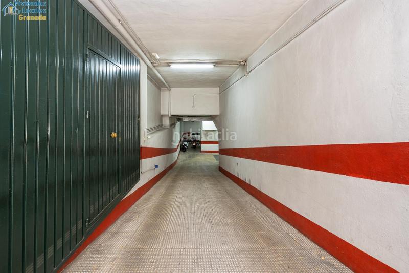 Foto 88f4688c-ffce-4df2-ab5a-a780e8908ad9. Parking coche gran plaza de garaje en avenida de constitución en Granada