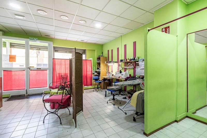 Foto 6cfa8ee8-cd93-43dd-bdd0-0a8b2bdcfe2c. Local comercial a Plaza de Toros Granada