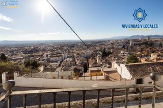 Maison jumelée à Barrio de Albaicín. Se ofrece a la venta una extraordinaria casa en uno de los sitio