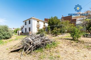 Chalet à Cogollos de la Vega. Finca