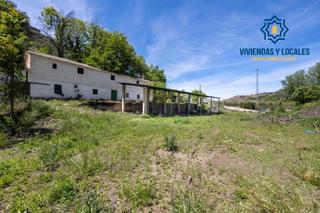 Finca rústica a Cenes de la Vega. Gran terreno en la carretera de la sierra
