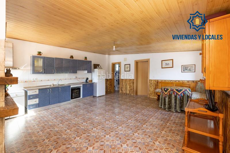 Foto 17ab3bc0-be57-493b-9a26-37528924fb07. Chalet estupendo chalet con apartamento y piscina en Salar