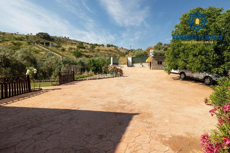 Foto a401dac3-8b82-4ea8-b8e1-ca9ebf8e7b52. Chalet estupendo chalet con apartamento y piscina en Salar