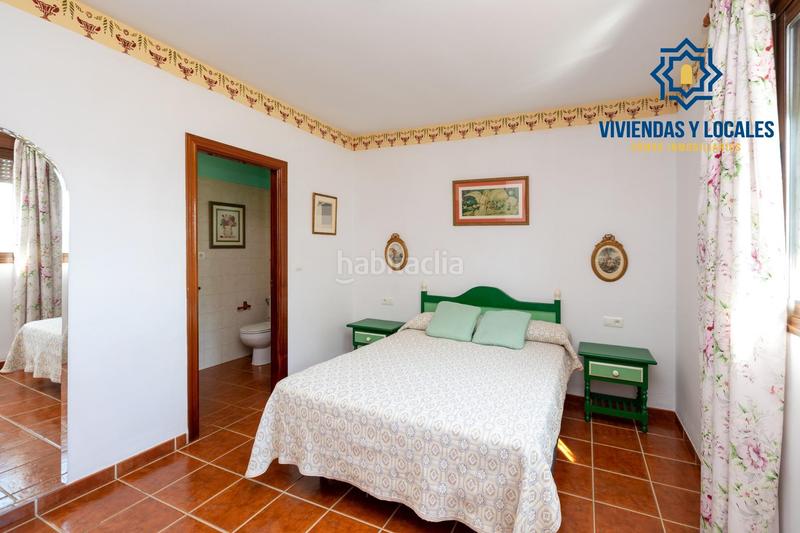 Foto d43f1e85-ff8f-4023-945b-f0ded8b5d023. Chalet estupendo chalet con apartamento y piscina en Salar