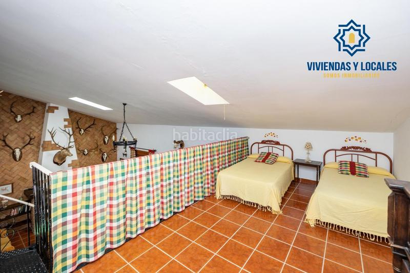 Foto d6fd6f01-2378-4e8f-8215-876fc7b35342. Chalet estupendo chalet con apartamento y piscina en Salar