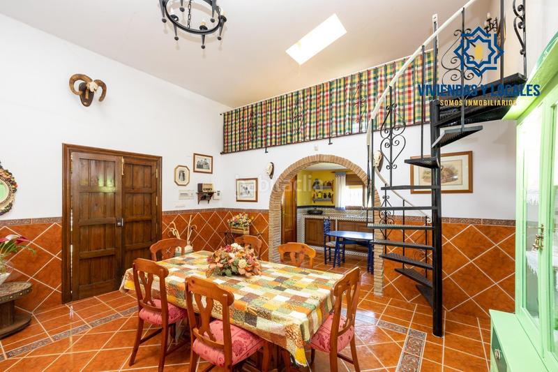 Foto ea185f54-a571-4870-835f-67fade97f87c. Chalet estupendo chalet con apartamento y piscina en Salar
