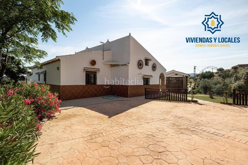 Foto f30fa965-f985-4ae2-920f-0c6f851d2aa7. Chalet estupendo chalet con apartamento y piscina en Salar