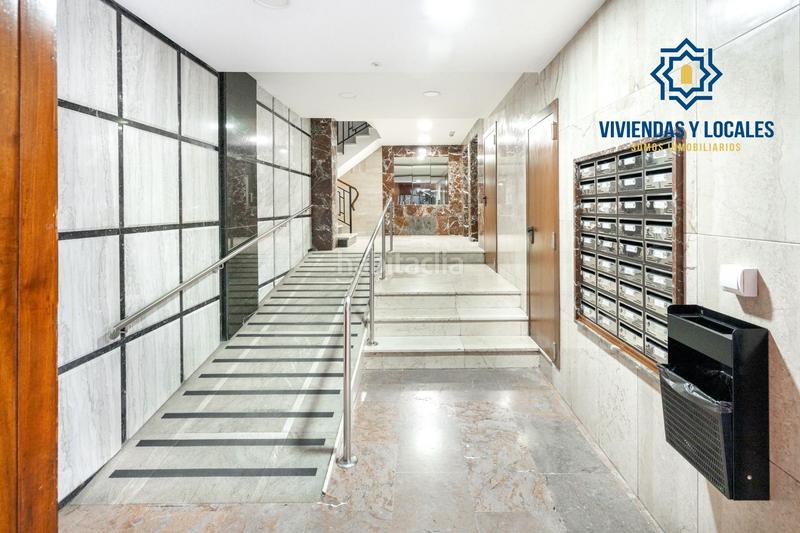 Foto bc130f54-c247-4393-9939-74281af07328. Parking voiture dans Camino de Ronda Granada