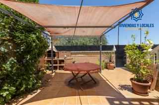 Casa aparellada a Cañada del tesorillo 10. Precioso chalet pareado en la mejor zona de atarfe