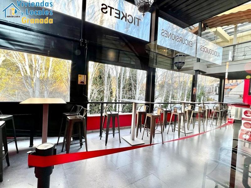 Foto 535e0384-8500-49ed-aebf-7a7f40b71649. Rent business premise in San Matías - Realejo Granada