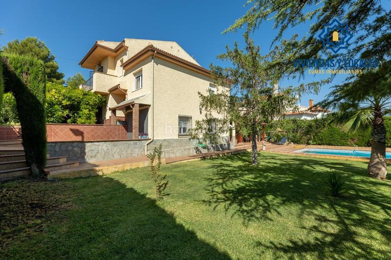 Foto 0a04ae29-ce0a-4485-bc58-514f104f2386. Chalet imponente chalet en Otura