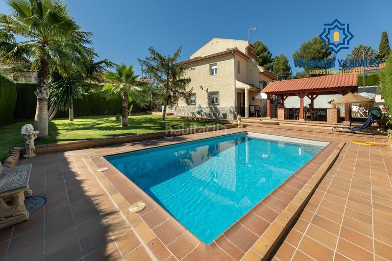 Foto 67a78203-38ba-4d9d-bf3d-275c61b23fc8. Chalet imponente chalet en Otura