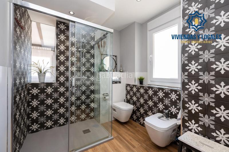 Foto 07db1b56-d9bd-47f9-9e63-10f0d093e79d. Chalet en calle tirso de molina 14 descubre tu villa de lujo ! chalet independiente con piscina privada en Otura