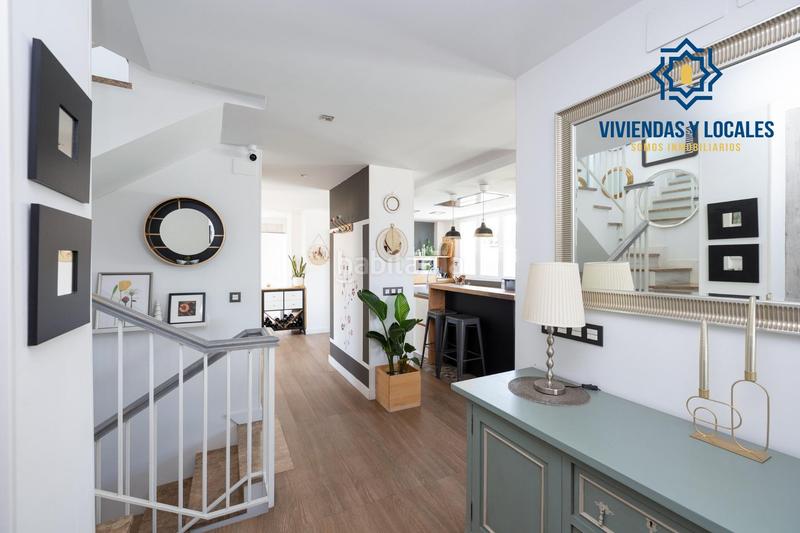 Foto 12395ea4-a927-41e4-b96b-c22b9dc0ff3d. Chalet en calle tirso de molina 14 descubre tu villa de lujo ! chalet independiente con piscina privada en Otura