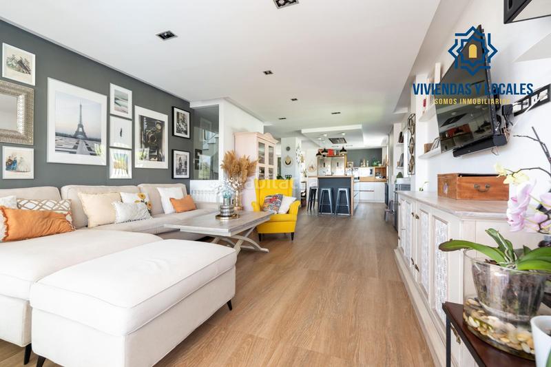 Foto a4a72aff-2717-45ec-9e3e-3daf3094fac6. Chalet en calle tirso de molina 14 descubre tu villa de lujo ! chalet independiente con piscina privada en Otura