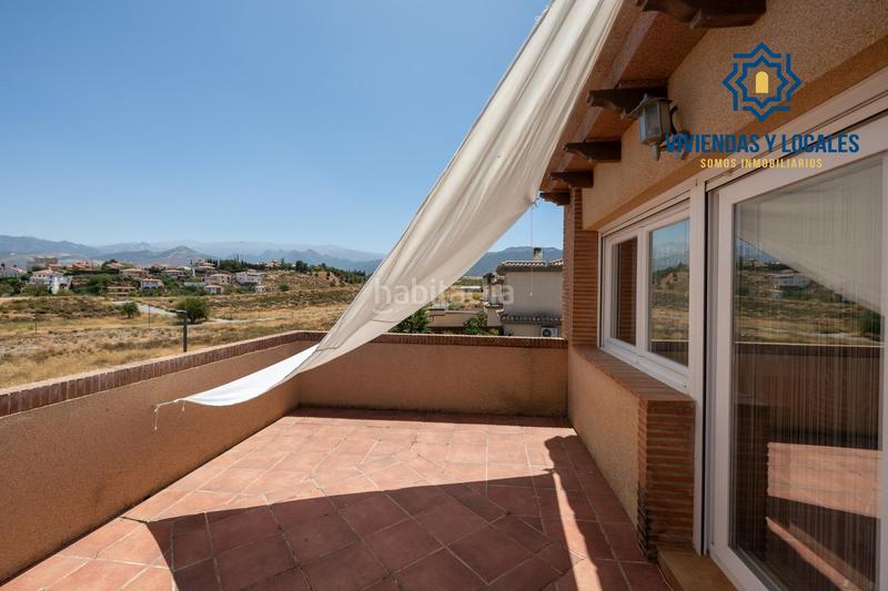 Foto b58ae0a3-c5ae-40d5-8520-b247bec65f5a. Chalet en calle tirso de molina 14 descubre tu villa de lujo ! chalet independiente con piscina privada en Otura
