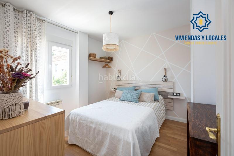 Foto b5f1589a-6f0b-45f2-a0ad-09f075dd46f1. Chalet en calle tirso de molina 14 descubre tu villa de lujo ! chalet independiente con piscina privada en Otura