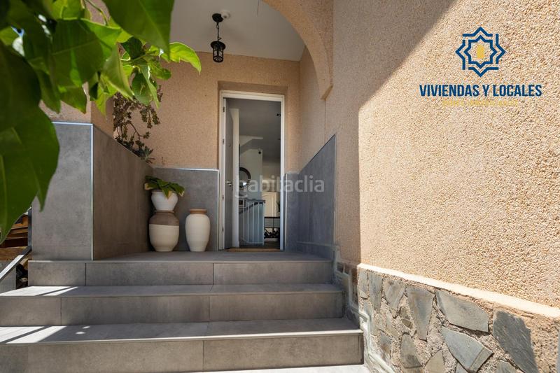 Foto d8b4bb65-0afc-4dd0-9bd2-bbeb77a24e75. Chalet en calle tirso de molina 14 descubre tu villa de lujo ! chalet independiente con piscina privada en Otura