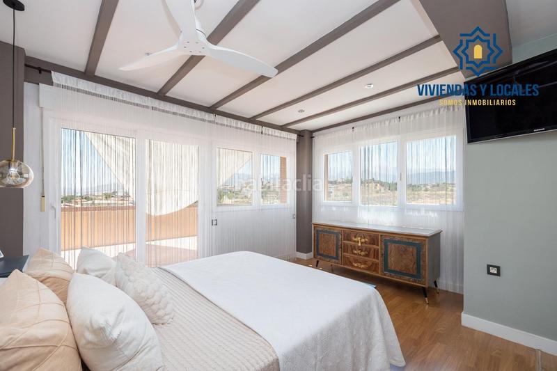 Foto f1a39a19-39e1-496d-af85-3e20081db56e. Chalet en calle tirso de molina 14 descubre tu villa de lujo ! chalet independiente con piscina privada en Otura