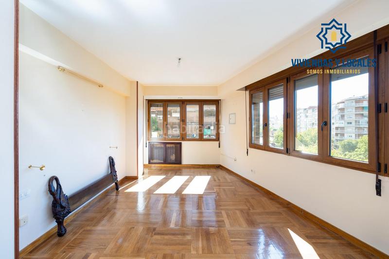 Foto 6d4c5e11-8bd4-4b5c-844c-74b188b9a2eb. Pis amb calefacció aparcament piscina a Plaza de Toros Granada